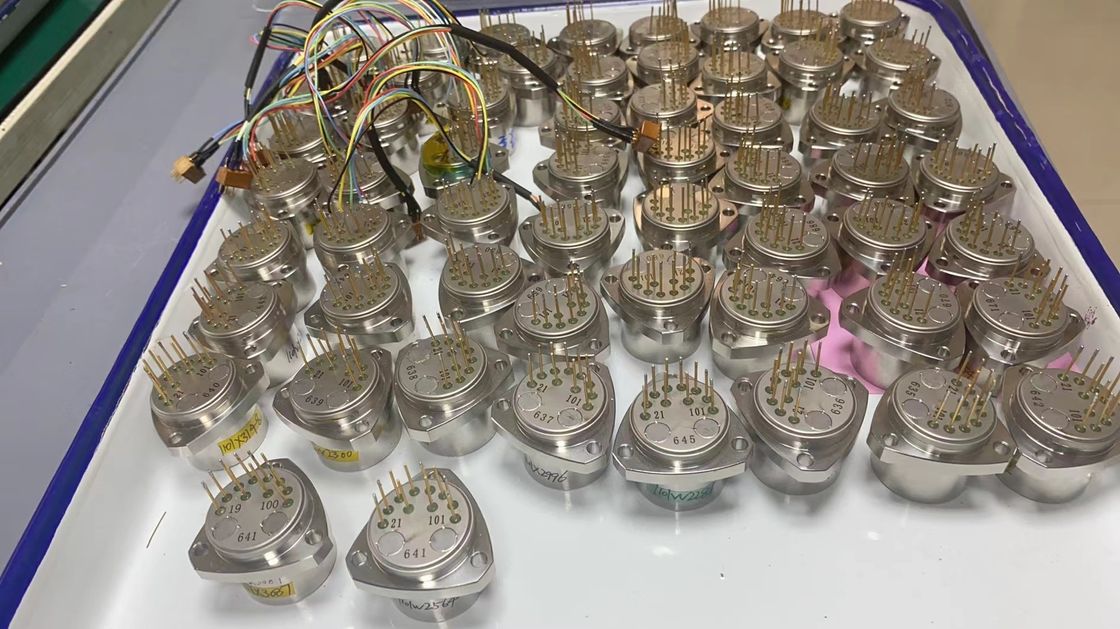 معدل تسريع البندول المرن بالحصى الدقيق مع تعصب 1σ ≤10 شهراً متكررة مركبة ، ≤75g الوزن و ≤10 حساسية درجة الحرارة عامل المقياس