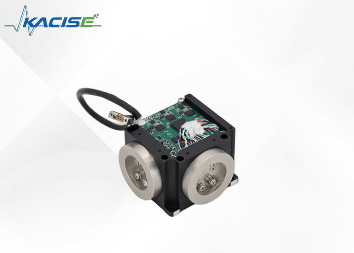 جهاز استشعار FOG ثلاثي المحاور عالي الدقة للملاحة بدون طيار بوزن <320g ومخرج رقمي RS422