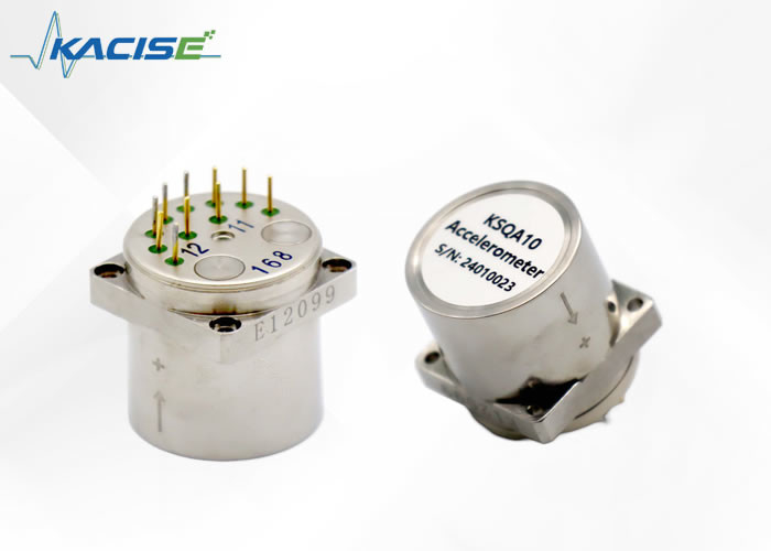 حساسية درجة الحرارة≤30ppm/°C~≤80ppm/°C أجهزة استشعار مقياس التسارع حجم Ø25.4x30mm