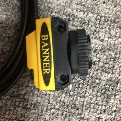 جهاز استشعار ضوئي كهربائي QS18VP6D المنتشر مع نطاق استشعار 450 مم IP67 NEMA 6 خروج PNP المسموح به و المكمل