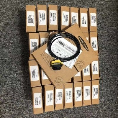 جهاز استشعار ضوئي كهربائي QS18VP6D المنتشر مع نطاق استشعار 450 مم IP67 NEMA 6 خروج PNP المسموح به و المكمل