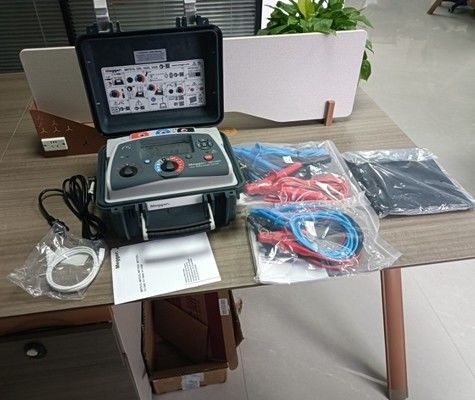 اختبار العزل Megger MIT1025-UK مع مخرج ، 20 Teraohms مقاومة ، 10kV عدة نطاق الاختبار الجهد