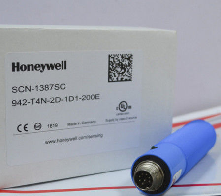 مستشعر المسافة بالموجات فوق الصوتية من سلسلة Honeywell 943 مع تردد 180 كيلو هرتز ، و غطاء بلاستيكي و إمكانية تكرار ± 2 ملم