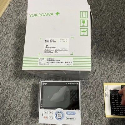 UT35A جهاز تحكم درجة الحرارة الرقمي مع شاشة LCD ملونة ذات 14 قطعة ، ومراقبة تسلسل السلم ، واتصالات إيثيرنث