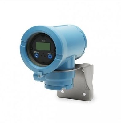 جهاز إرسال Rosemount Micro Motion 5700 مثبت على الميدان مع شاشة عرض رسومية بإضاءة خلفية قابلة للتكوين I/O وبروتوكولات اتصال متعددة