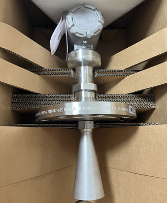 جهاز إرسال مستوى Rosemount 5408 بدقة ± 0.08، إمدادات الطاقة 4-20mA/HART ومتوافقة مع SIS للتطبيقات الصناعية