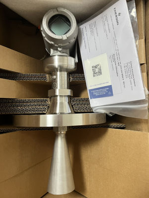 جهاز إرسال مستوى Rosemount 5408 بدقة ± 0.08، إمدادات الطاقة 4-20mA/HART ومتوافقة مع SIS للتطبيقات الصناعية