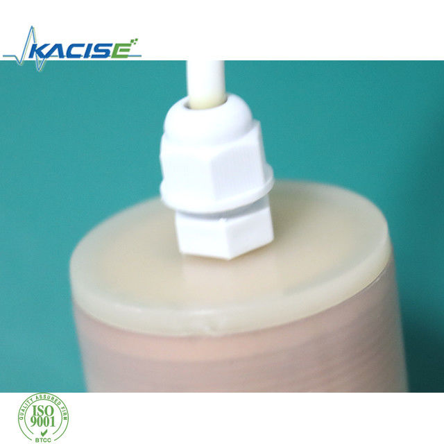 جهاز استشعار المحول بالموجات فوق الصوتية PTFE Shell IP67 المقاوم للماء مع تردد 25kHz لقياس مستوى السائل